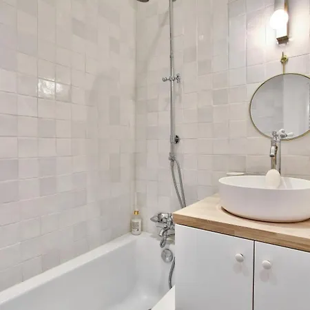 Chic Et Lumineux Centre Apartment